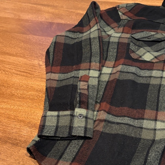 Volcom Multi-Color Plaid Button-Up Shirt Size L - Picture 9 of 9